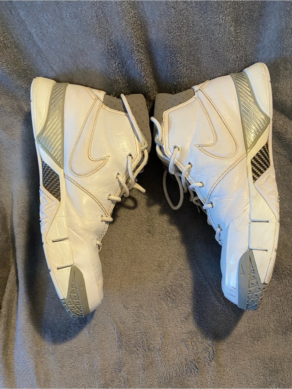 🏀 Nike Kobe 1 white shark